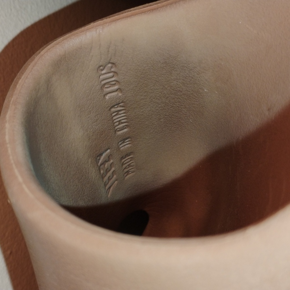 Yeezy Slides. Brown in Color. Men's size 10. - Picture 14 of 14